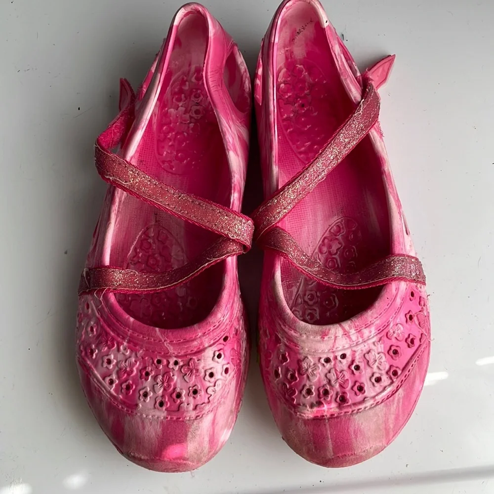 pink water shoes slip on ballet flats glitter straps girls size 2